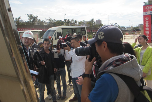 15家中央、省、市媒體聚焦市政分公司盤龍區(qū)公租房建設(shè)情況